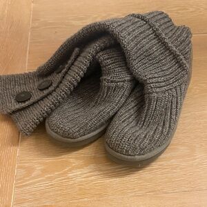 UGG Gray Knit Winter Boots
